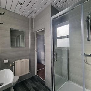 Family Room Shower
